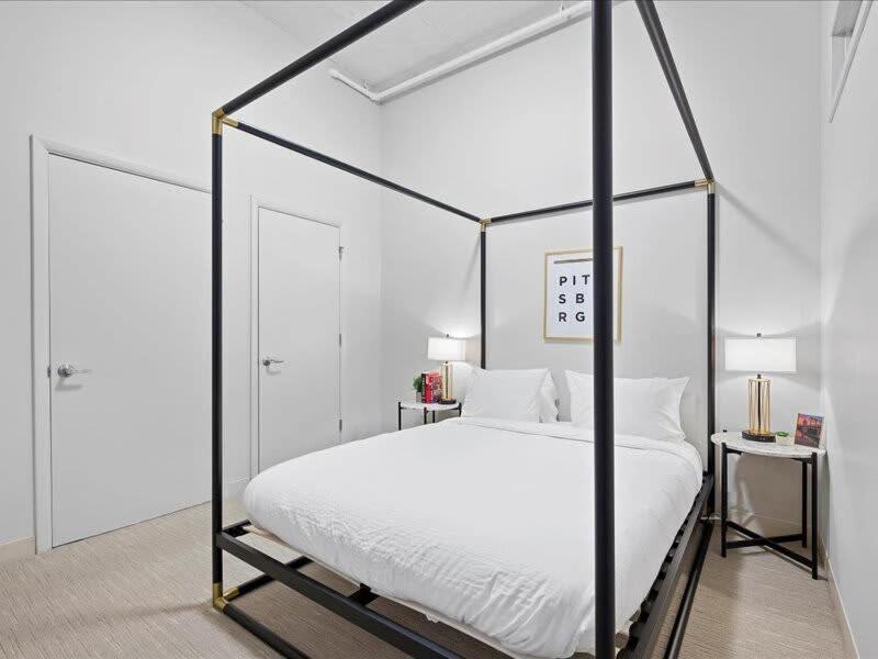 Cozysuites Roomy 1Br, Downtown Pittsburgh Exteriör bild
