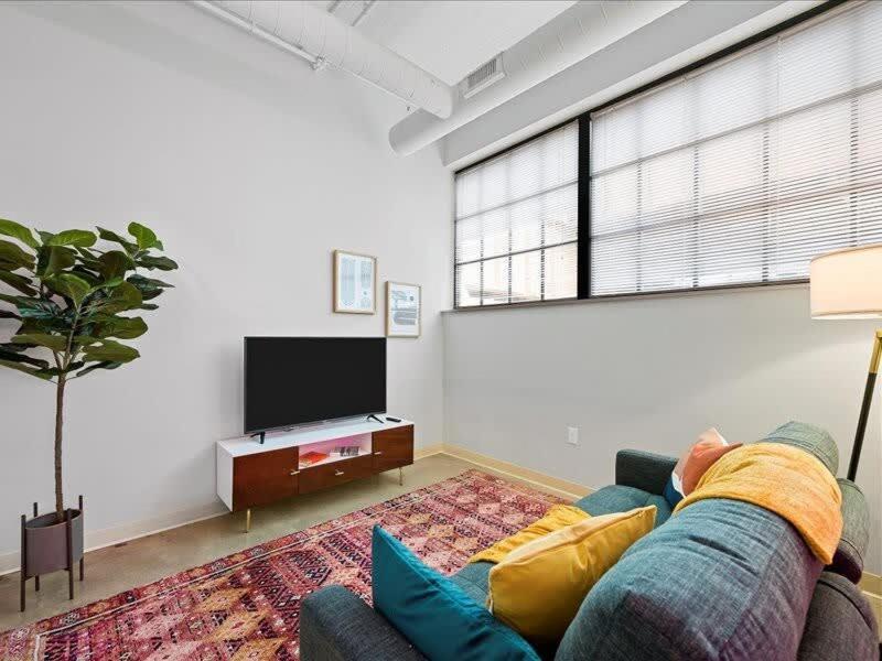 Cozysuites Roomy 1Br, Downtown Pittsburgh Exteriör bild