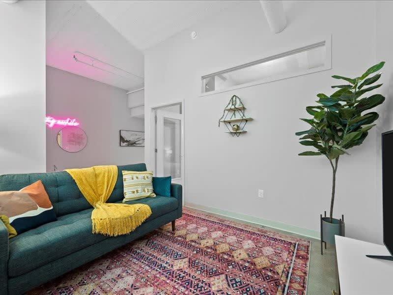Cozysuites Roomy 1Br, Downtown Pittsburgh Exteriör bild