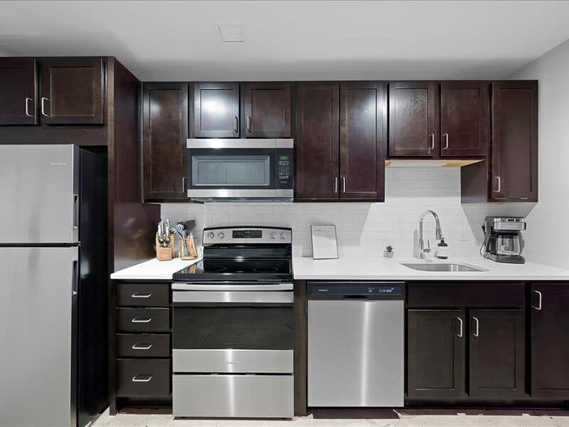 Cozysuites Roomy 1Br, Downtown Pittsburgh Exteriör bild