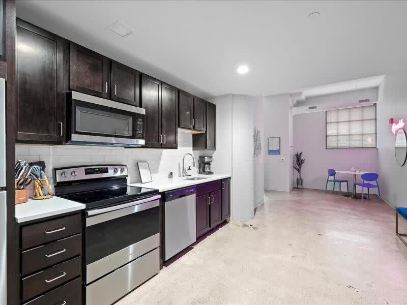 Cozysuites Roomy 1Br, Downtown Pittsburgh Exteriör bild
